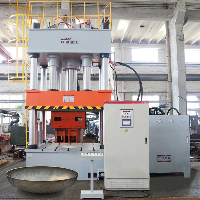 630噸封頭拉伸液壓機(jī) 630噸封頭拉伸液壓機(jī)