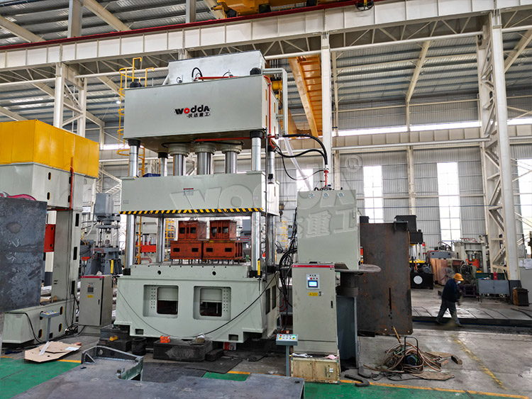 1000噸拉伸機(jī) 1000噸拉伸機(jī)