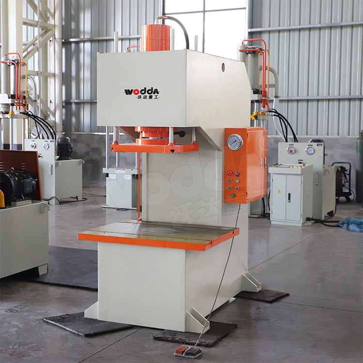 C型63噸單柱液壓機 C型63噸單柱液壓機