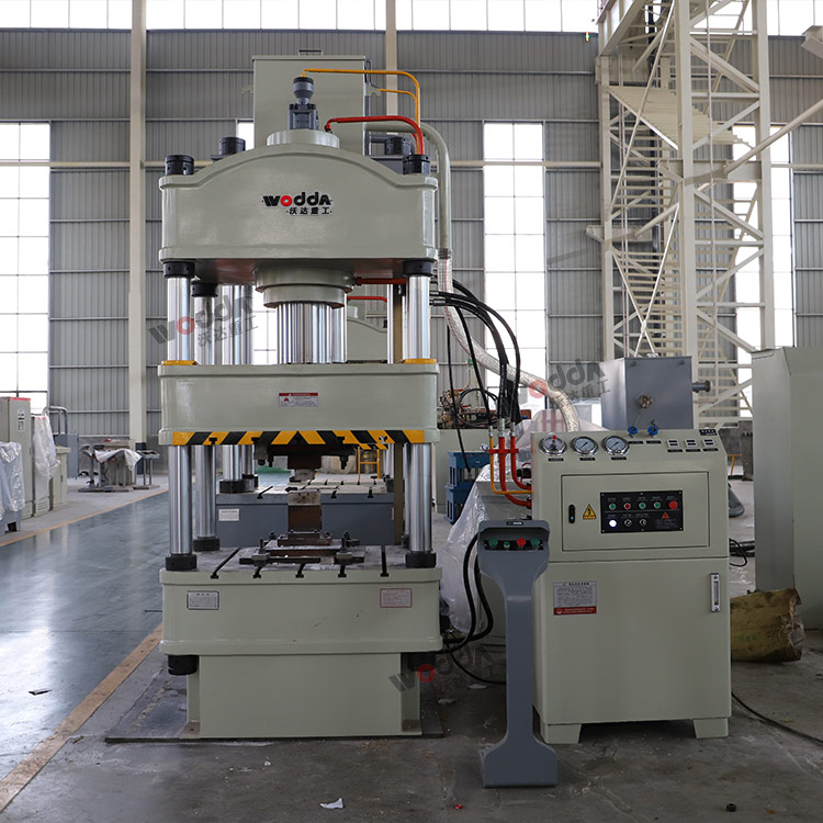 200噸三梁四柱液壓機(jī) 200噸三梁四柱液壓機(jī)