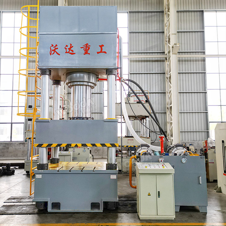 800噸三梁四柱液壓機(jī) 800噸三梁四柱液壓機(jī)